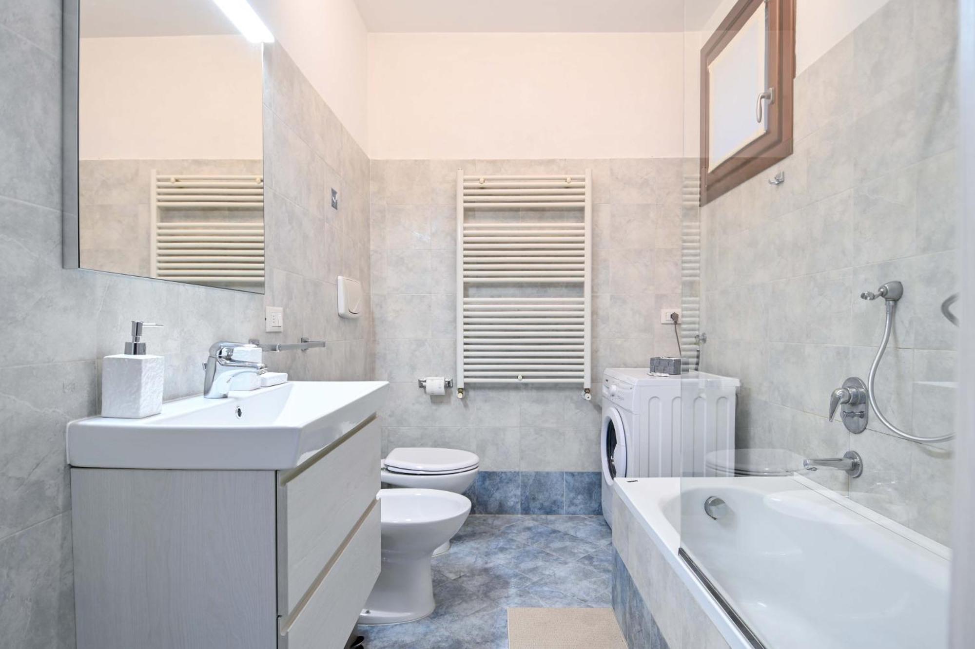 Appartement Bilocale Chic, 10 Min Aeroporto Milano-Bergamo, Box Auto E Aria Condizionata à Seriate Extérieur photo
